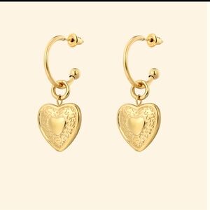 #1  💕 14 kt gold plated stainless steel heart charm earrings